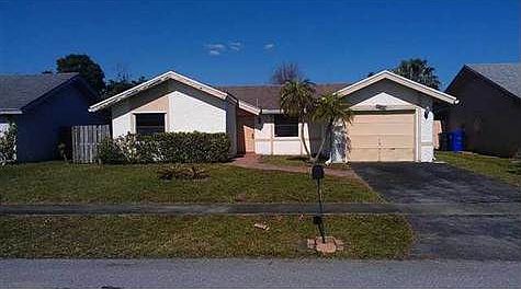 1st image of 1400 SW 82nd Ter