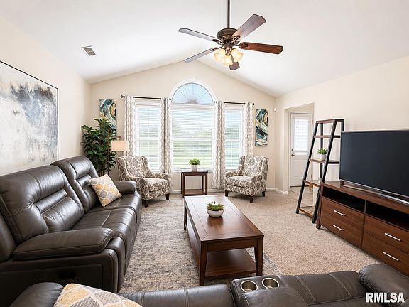 4th image of 2117 W Jubilee Ln