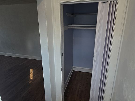 4th image of 2830 Hollister Ave