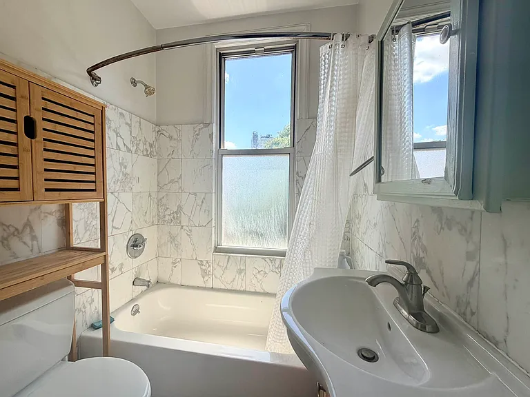 204 Kent St #3R — Photo 7