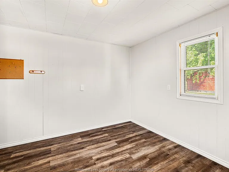 9700 Walker Rd — Photo 25