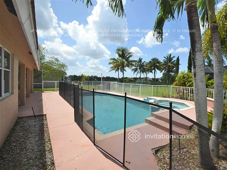 510 NW 197th Ave — Photo 16