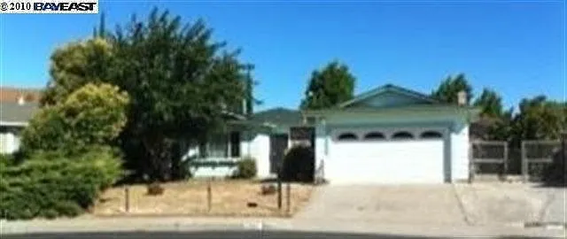 3882 Meadowbrook Cir photo 1