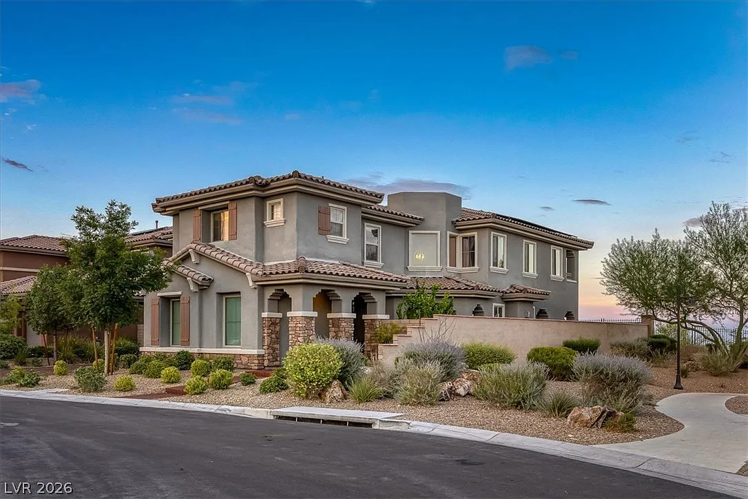 5 bed, 4.5 bath, 4067 sqft, $9,000 — Photo 3
