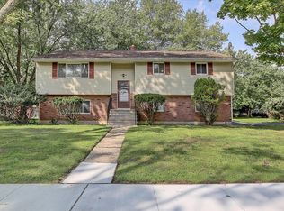 18 Fredric Dr, Ocean, NJ 07712