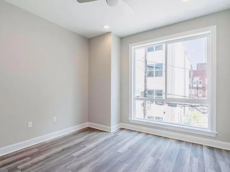 1254 N Burns St — Photo 10