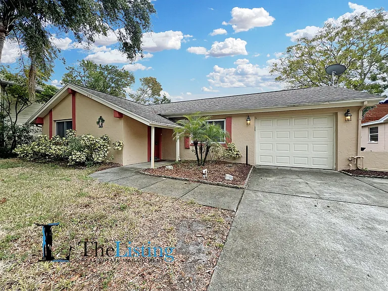8312 Mill Creek Ln — Photo 2