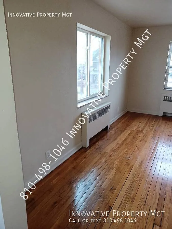 First 2 weeks free! Heat and water PAID! One bedroom apartment in historical downtown! — Photo 4