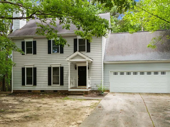 300 Ash Ct, Holly Springs, NC 27540