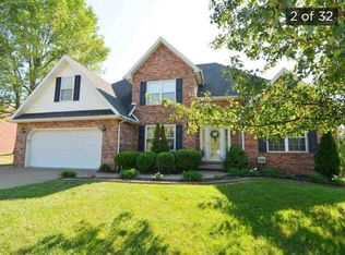 8737 Clear Creek Dr, Evansville, IN 47711