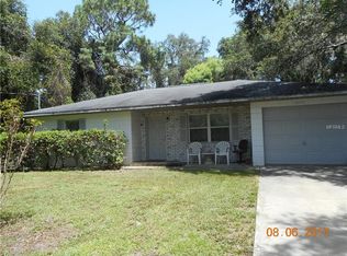 16035 2nd St, Umatilla, FL 32784