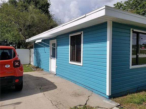 3rd image of 513 Palm Ave