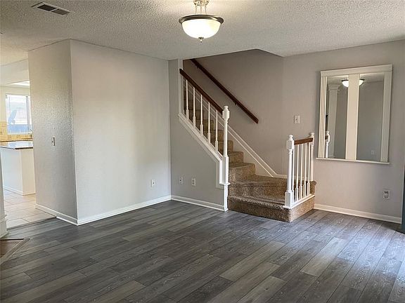 2nd image of 2810 Grants Lake Blvd