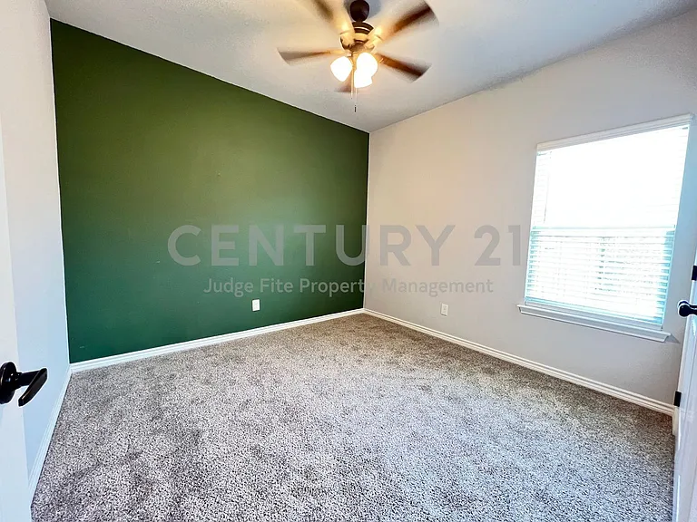 808 Northside Dr — Photo 10