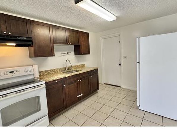 3780 137th Ave N APT A