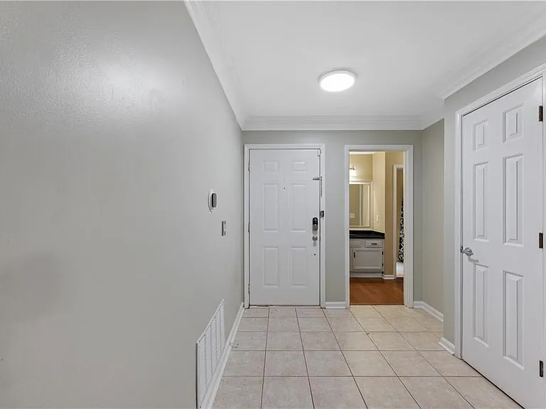 601 Abingdon Way — Photo 15