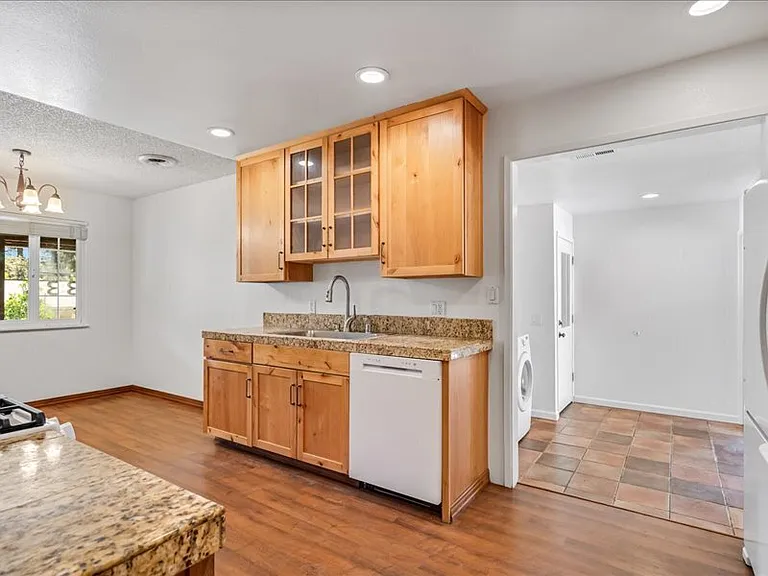 336 Triplett Dr — Photo 9