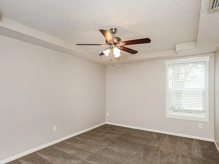 1544 Slash Pine Ct — Photo 8