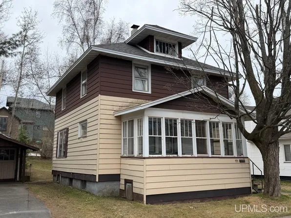 622 E Empire St, Ishpeming, MI 49849