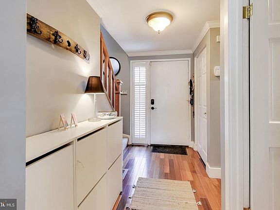 4th image of 9566 Fern Hollow Way