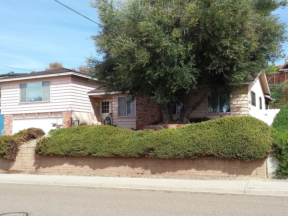 1st image of 820 Mary Ct