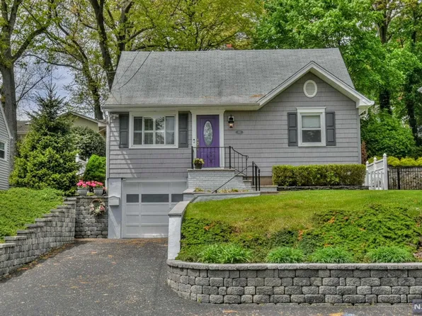 481 Louisa Ave, Wyckoff, NJ 07481