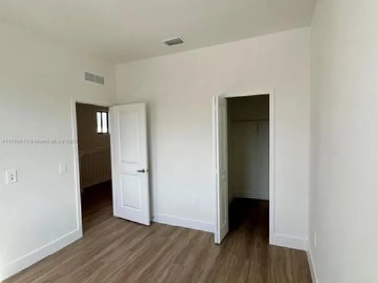18995 SW 345th St — Photo 5