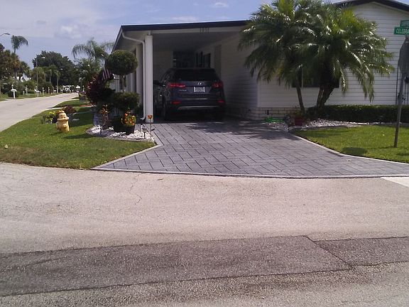 Long carport, designer drive