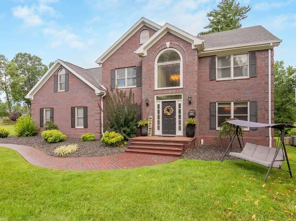 407 8th St, Radford, VA 24141