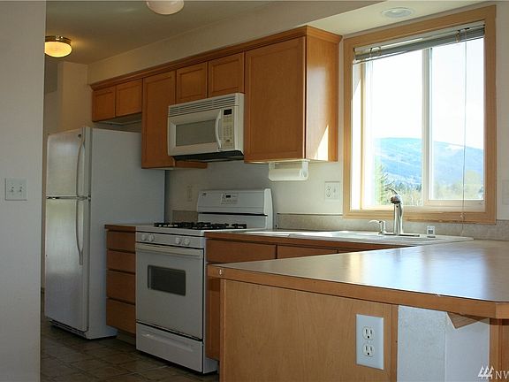2nd image of 1431 Portobello Ave