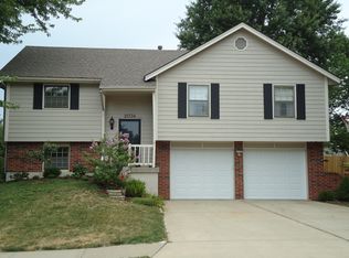 2038 NE Cookson St, Lees Summit, MO 64086