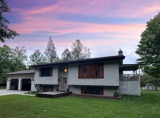 8622 M.5 Rd, Gladstone, MI 49837