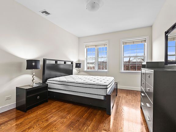 5th image of 6047 Huxley Ave Floor 3
