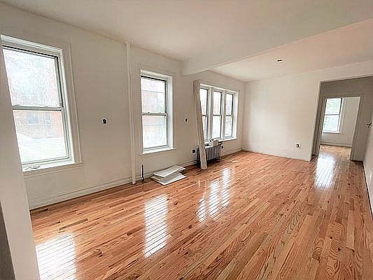 1st image of 862 E 17th St #13