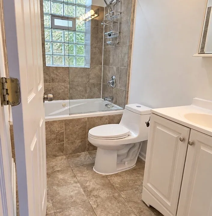 2758 W Warren Blvd #1
