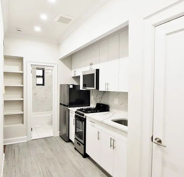 104 Riverside Dr #4C — Photo 7