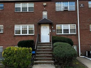 303 College Dr, Edison, NJ 08817