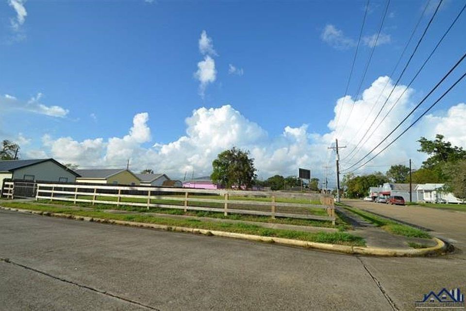 1st image of 1120 Lee Ave