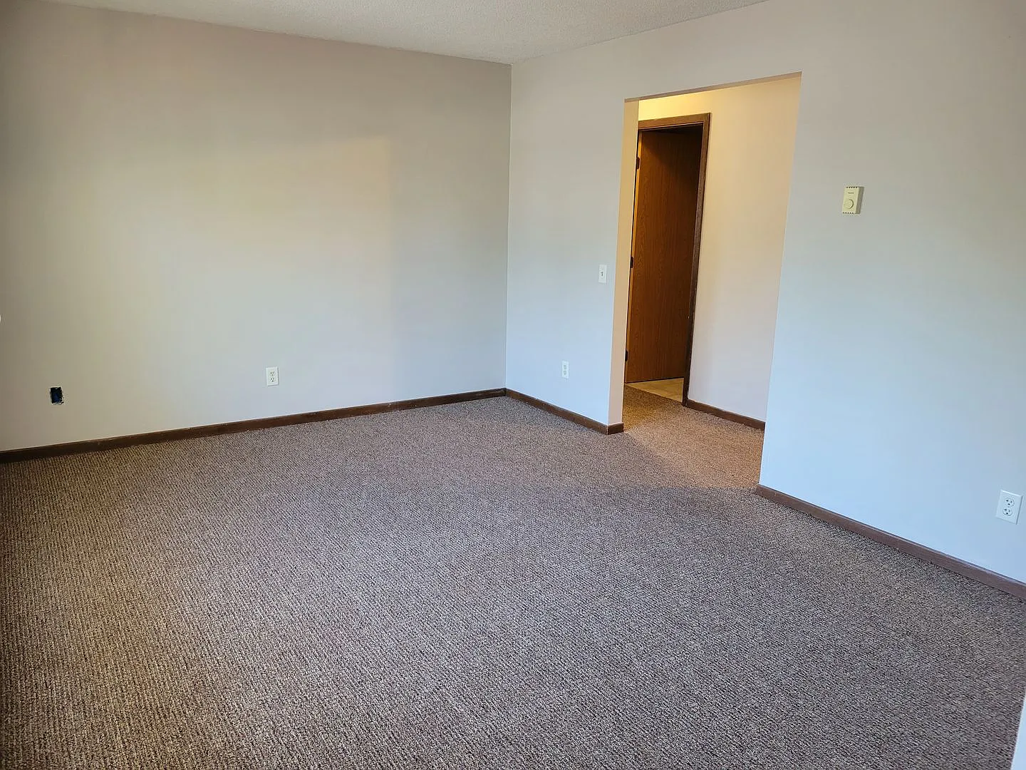 235 W Johnson St — Photo 4