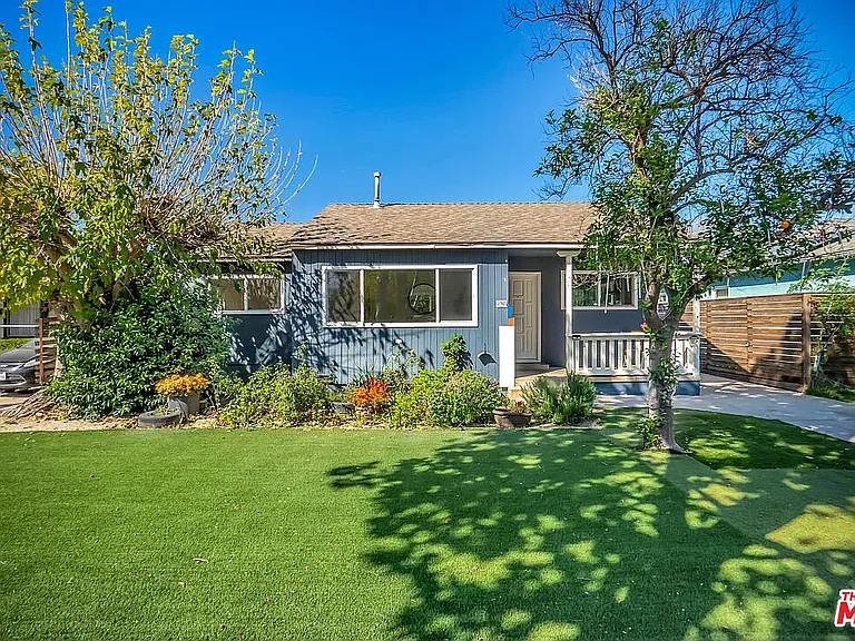 17527 Haynes St — Photo 3
