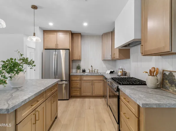 5331 E VIRGINIA Avenue, Phoenix, AZ 85008