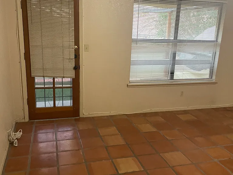 5757 Lawndale Dr #B — Photo 10