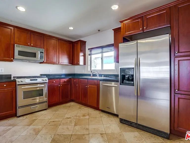 1522 Amherst Ave #402 — Photo 15