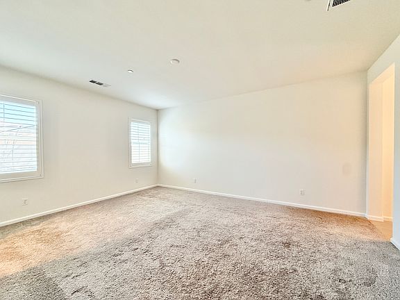 5th image of 1047 Piedmont Rd