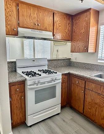 3rd image of 1021 S Soto St APT 203