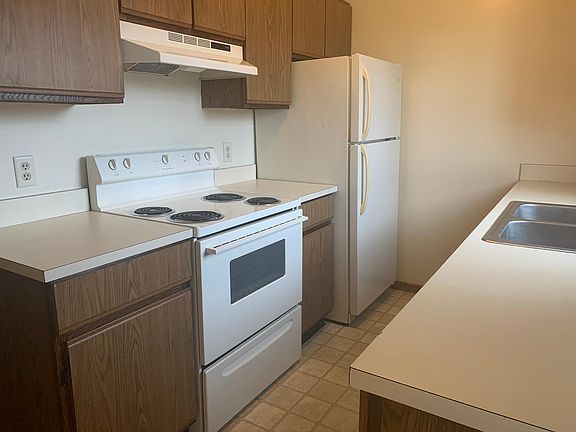 3rd image of 369 Stratford Way APT 3