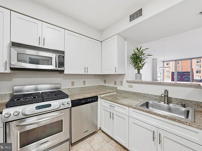 555 Massachusetts Ave NW #311 — Photo 7
