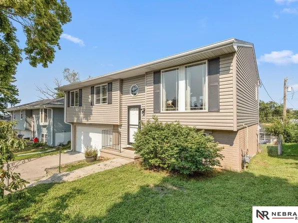 4733 S 81st St, Ralston, NE 68127