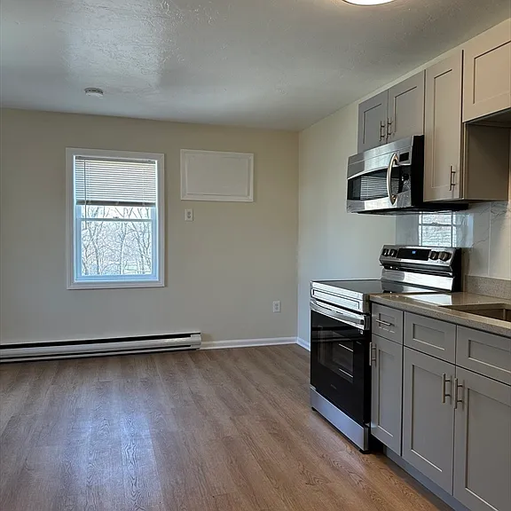850 Broad St #6 — Photo 7