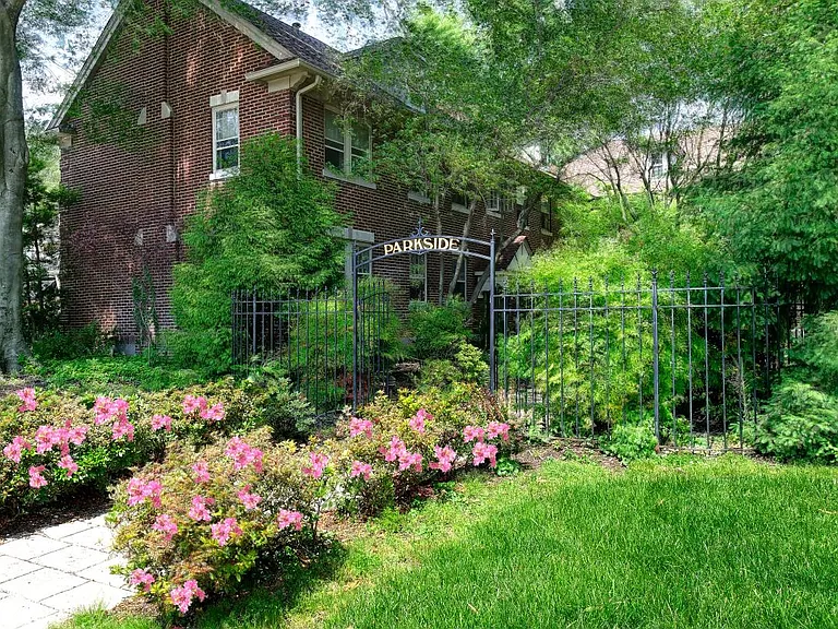 1115 Ray Ave — Photo 2